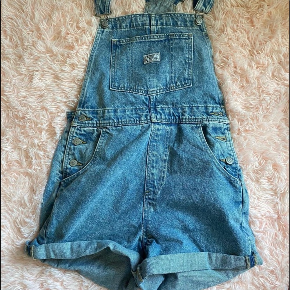 NWT LEVI SHORTALLS